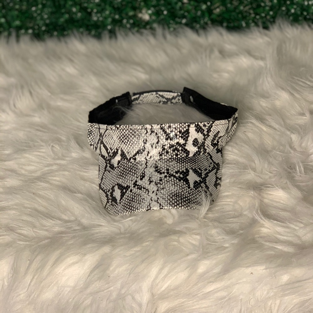 Women’s Snakeskin Print Black and White Visor